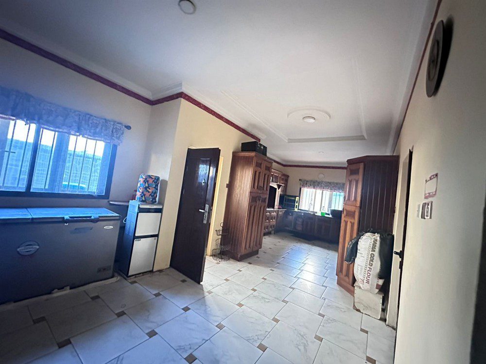 5-bedroom semi-detached house with BQ in Lakeview Park Ajah Lagos