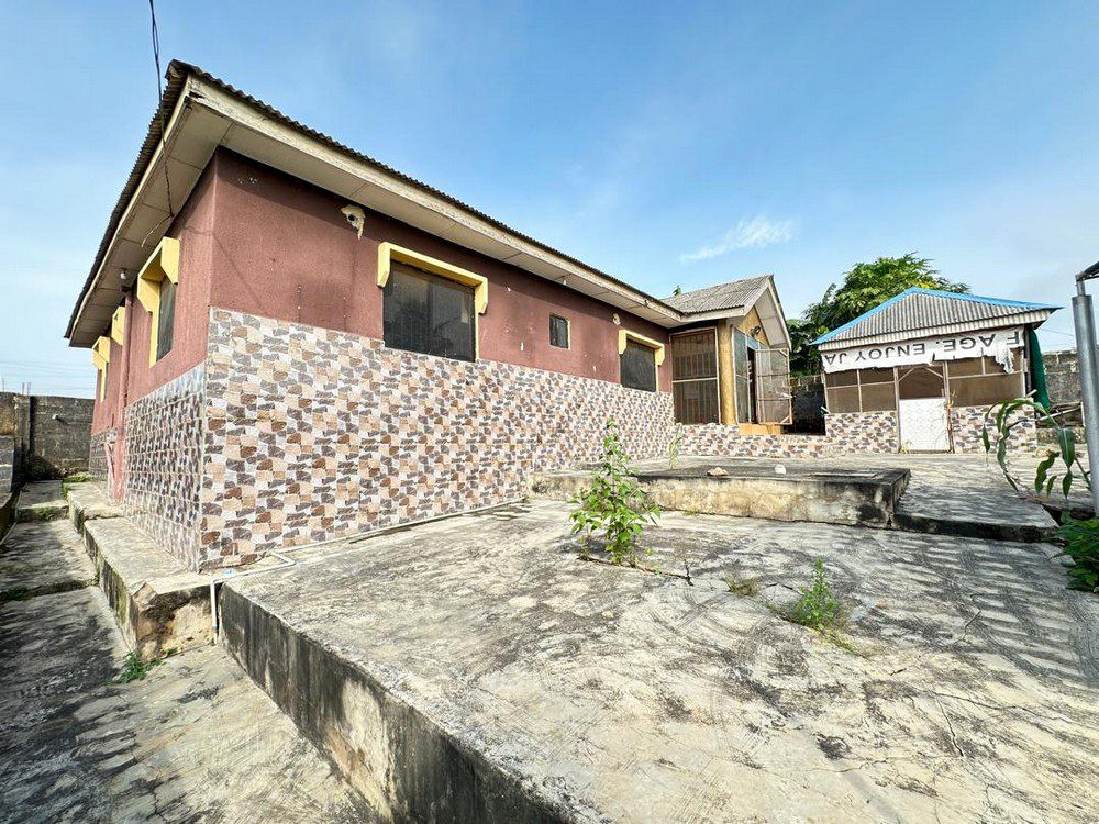 3-bedroom bungalow for sale in Mowokekere Ikorodu Lagos
