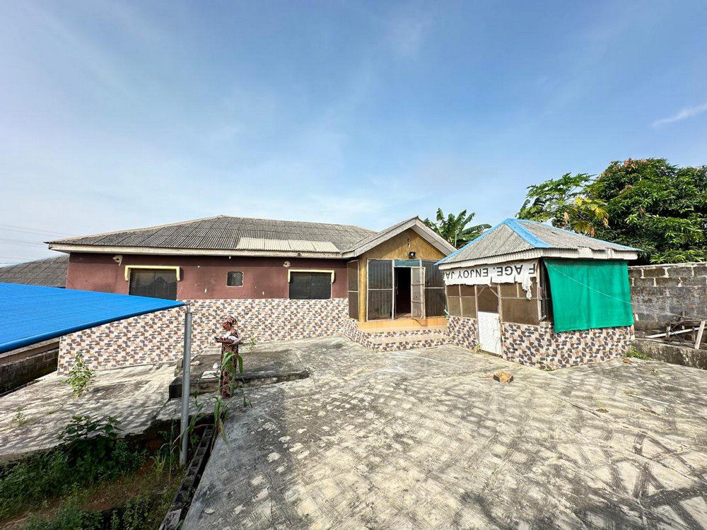 3-bedroom bungalow for sale in Mowokekere Ikorodu Lagos