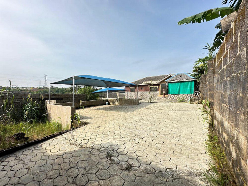 3-bedroom bungalow for sale in Mowokekere Ikorodu Lagos